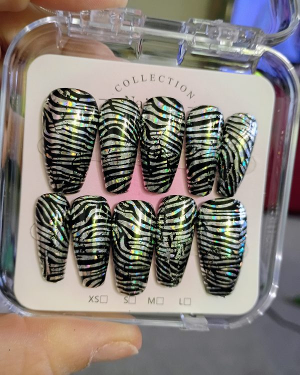 Zebra Nails
