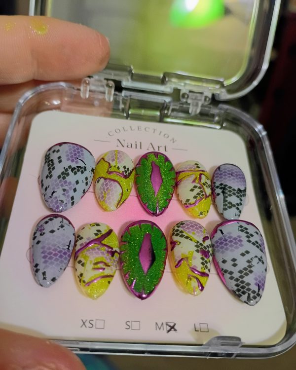 Purple Snake Eyes
