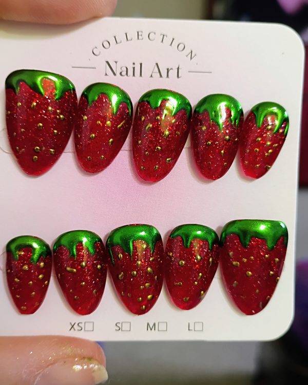 Strawberry press on nails