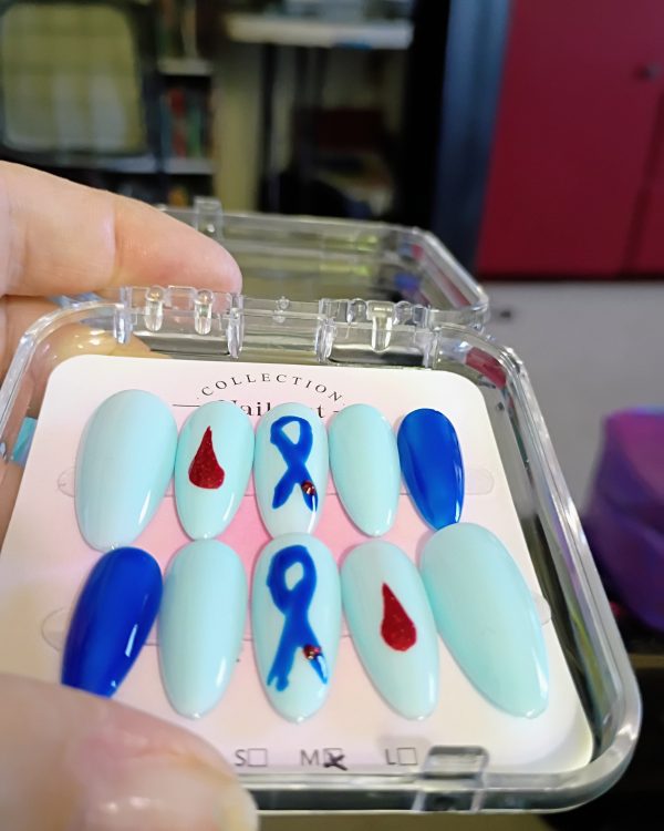 Diabetes awareness nails